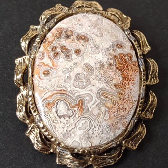 Oval Shaped Stone And Metal Brooch Pendant - Picture 4 of 10